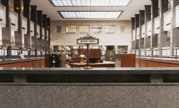 Новият проектобюджет за 2026 г. залага на по-нисък дефицит, но двоен ръст на държавните заплати