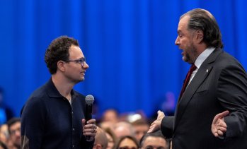 Шефовете на Anthropic и Salesforce: Компаниите се нуждаят от помощ при внедряването на AI