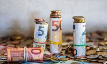 Плановете на кабинета за финансите: гаранции за парите в брой, запазване на данъци