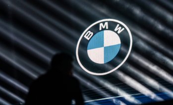 BMW ще преговаря с работниците за съкращаване на разходите