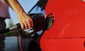 България е трета в ЕС по годишен ръст на цените на горивата през юли