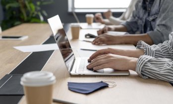 AI помощници и гъвкави работни опции ще са във фокуса на работодателите през 2026 г.