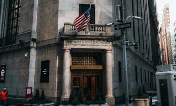 Липсата на икономически данни в САЩ кара някои инвеститори да търсят изход