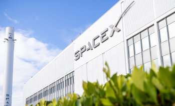 IPO-то на SpaceX привлича повече поръчки от наличните акции
