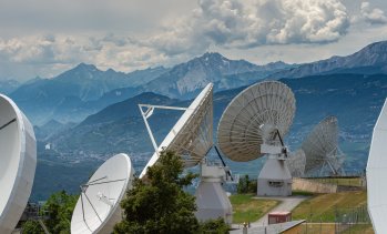 Водещи европейски телекоми обединяват усилия срещу Starlink