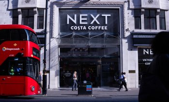 Next повиши за пореден път прогнозите си след силен коледен сезон