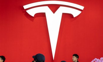 WSJ: Tesla обмисля продажбата на китайския си бизнес преди евентуално сливане със SpaceX
