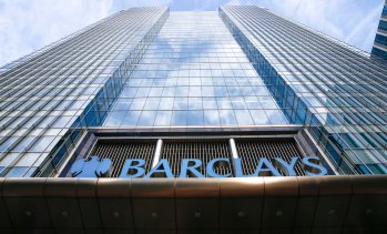Barclays съкращава 5000 работни места в опит да внедри AI, за да свие разходите