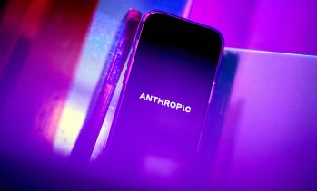 Anthropic спря достъпа до водещи АІ модели заради забрана за чуждестранна употреба от САЩ
