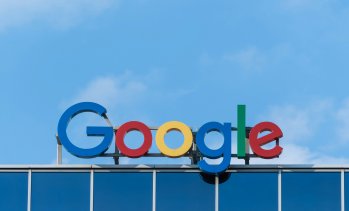 Конкурентите атакуват Google за обезщетения след рекордната глоба от 1 млрд. долара