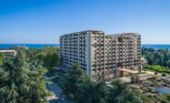 Нов живот за една легенда: Започна реконструкцията на Grand Hotel Varna