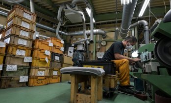 Японските власти потвърдиха по-дълбокото свиване на брутния вътрешен продукт