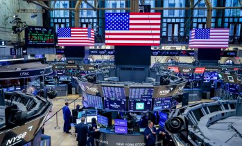 Dow се повишава с 400 пункта след новите данни за заетостта в САЩ*