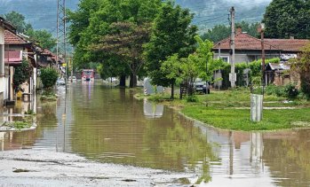 Жителите на Севлиево ще получат над 120 хил. литра бутилирана вода от Държавния резерв