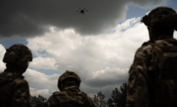 Седем души загинаха при украински атаки с дронове срещу склад край Москва