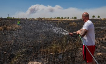 Франция предупреди за сериозни икономически щети заради горските пожари