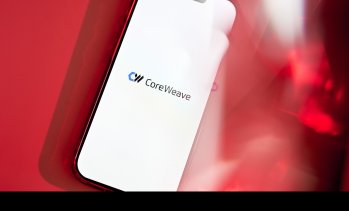 Защо проблемите на CoreWeave носят сътресения за AI бума