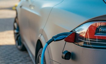 Германия включва автомобили с удължител на пробега в субсидиите за електромобили