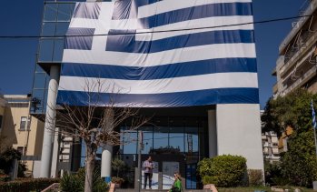 Moody's повиши перспективата пред рейтинга на Гърция на "положителна"