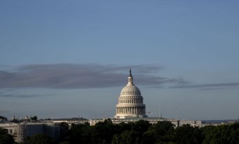 Сенатът на САЩ е отхвърлил мярка за възобновяване заплащането на федералните служители