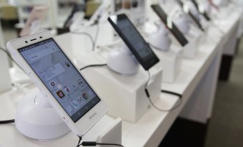 Китайските компнии преосмислят смартфона в ерата на изкуствения интелект