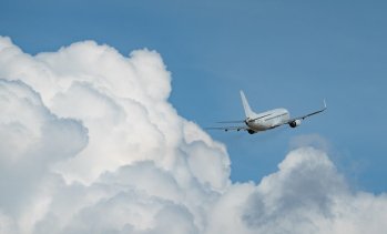 Задава ли се краят на евтините самолетни пътувания?