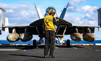 САЩ извършиха удари срещу Иран в отговор на свален хеликоптер Apache