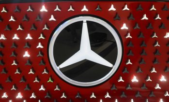 Неволите в Китай отново свиват приходите и печалбата на Mercedes
