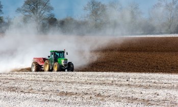 Цеховете за азотна киселина, амониев нитрат и турбогенераторната станция в "Неохим" са спрели