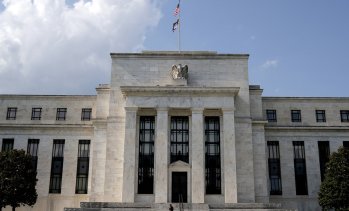 Инвеститорите насочват поглед към решението на Фед за лихвите тази седмица