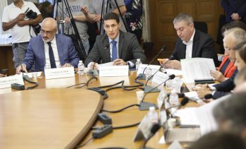 Управляващите се отказаха от предложенията за увеличаване на тавана на дълга - засега