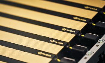 Спадът на пазарната оценка на Nvidia с 1 трлн. долара я върна на нивата отпреди AI бума