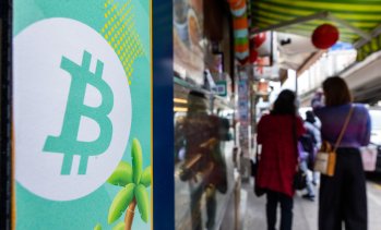 Китай обвинява САЩ в кражбата на над 127 хил. биткойна