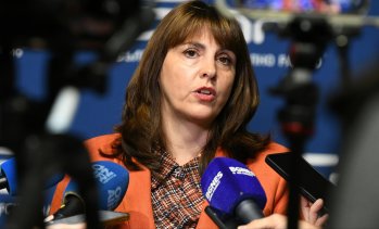 450 евро е планираното обезщетение за майчинство през втората година