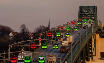 Тръмп отложи в последния момент митата от 50% за Канада