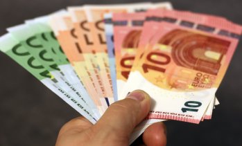 Управляващите готвят законопроект, свързан с офертите за бързи кредити
