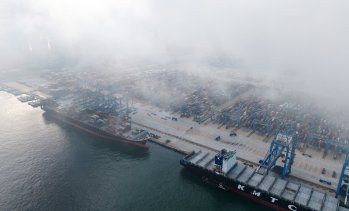Ръстът на китайския износ се възстановява, търговският излишък е близо 806 млрд. долара
