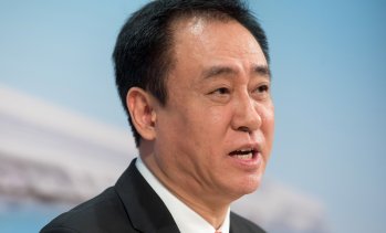 Основателят на Evergrande беше осъден на доживотен затвор заради измами 