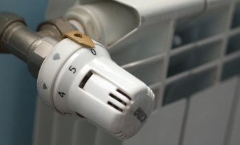Омбудсманът поиска НАП да провери увеличените цени за услугата &bdquo;дялово разпределение&ldquo;
