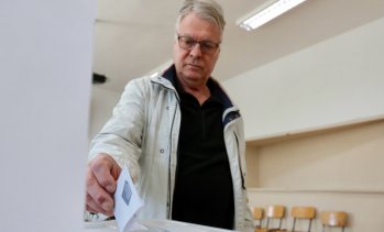 Избирателната активност към 12:00 ч. в страната е 5,8% при общо 385 хил. гласували избиратели