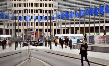 ЕК се заема с основите на единния пазар за финансови услуги в ЕС