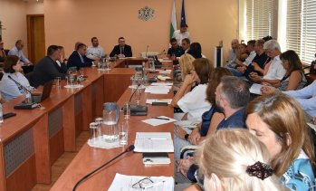 Управляващите продължават с усилията си да определят какво е справедлива стойност