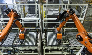 Какво се случва с германската компания за роботи Kuka след поглъщането ѝ от китайската Midea?