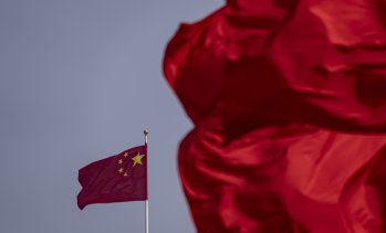Китайските технологични акции започнаха седмицата на отрицателна територия