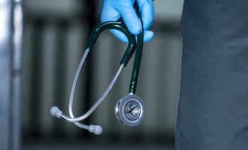 Порталът със свободните места за специализанти по медицина ще работи от 2027 г.