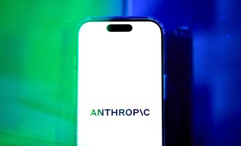 Спирането на модела на Anthropic бележи обрат в САЩ и е предупреждение за Силициевата долина