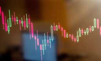 В акции или ETF е по-добре се инвестира? 