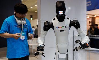 Южна Корея засилва фокуса си върху батериите за хуманоидни роботи