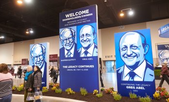 Berkshire Hathaway изоставя учебника за инвестиции на Уорън Бъфет