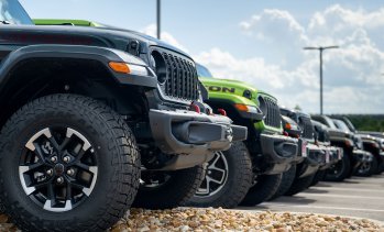 Stellantis назначава нови шефове на Jeep и Ram, за да стимулира продажбите в САЩ
